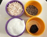 A picture of step 1 of Overnight Oats.