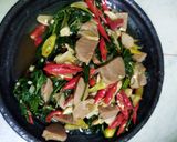 Foto langkah ke 4 dari resep Oseng Kangkung Bakso.
