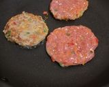 Foto del paso 3 de la receta: Mini tortitas de carne molida de res y zanahoria