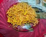 Foto langkah ke 6 dari resep Mie goreng saos tiram.