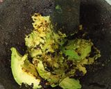 Foto del paso 4 de la receta: Guacamole al chile de árbol