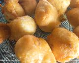 A picture of step 2 of Dahi vada.