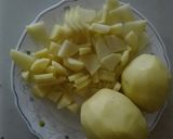 Foto del paso 2 de la receta: Tortilla de patatas con leche y cebolla y tomate casero