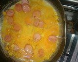 Foto del paso 3 de la receta: Tortilla con maíz dulce, salchicha y queso