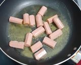 Foto langkah ke 2 dari resep Sosis Pedas Manis Garcep (4 Bahan).
