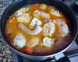 Foto del paso 9 de la receta: Pollo estofado al curry japonés casero con cebollitas dulces