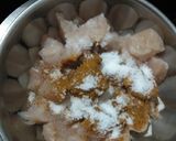 A picture of step 1 of Chicken chilli.