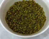 A picture of step 1 of Mung Bean Sprouts.