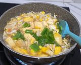 Foto langkah ke 2 dari resep Tumis Tauge Tahu dan Jagung.