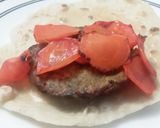 Foto del paso 4 de la receta: 🌮🌯Rapidita o Wrap con hamburguesa de Atún, remolachas y zanahorias salteadas tocineta y queso!!!