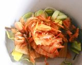Hình bước làm 2 của món Canh Kim Chi Cá Ngừ (Chamchi Kimchi Jjigae)