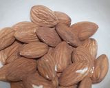 A picture of step 1 of Moroccan Almond Milkshake.