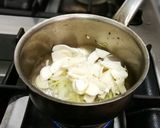 A picture of step 2 of Grilled Cheese with Creamy Mushrooms.