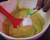 A picture of step 5 of Eggless mango cake.
