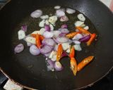 Foto langkah ke 2 dari resep Tumis Tongkol Suir Mangga Muda.