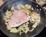 Foto del paso 5 de la receta: Emperador con cebolla caramelizada, champiñones rodajas de tomate con un toque de vino blanco