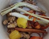 Foto langkah ke 2 dari resep Wedang Secang Sereh Jahe.