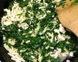 صورة لخطوة 3 من وصفة كُرات الجبن 🧀 بالسبانخ 🍀 كيتو