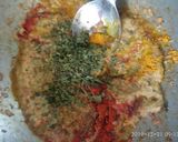 A picture of step 4 of Vegetables Gravy.