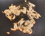 A picture of step 1 of Stir-Fried Water Spinach with Garlic.