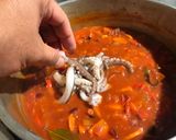 Foto del paso 6 de la receta: Kraken en su salsa(Cazuela simple de mariscos)