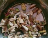 रव्याची खीर (ravyachi kheer recipe in marathi) रेसिपी स्टेप 2 फोटो 
