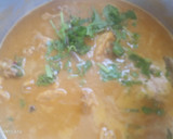 A picture of step 3 of String hoppers with chicken curry.