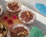صورة لخطوة 2 من وصفة كؤوس الشوكولا الدافئة بالمكسرات 🍫