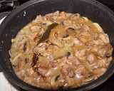 Foto del paso 4 de la receta: Ragú de pavo en salsa y champiñones