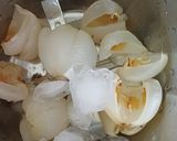 A picture of step 1 of Litchi gulkand juice.