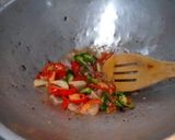 Foto langkah ke 5 dari resep Tumis pare orak-arik telur.