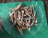 Foto langkah ke 2 dari resep Tumis pare dengan ikan asin.