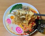 Foto langkah ke 6 dari resep Creamy Chicken Broth Samyang Ramen.