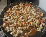 Foto del paso 3 de la receta: Arroz con pollo y champiñón🍗🍄