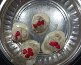 A picture of step 3 of Muesli-gulkand chocolates.