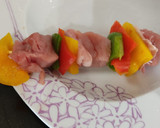 Foto del paso 3 de la receta: Brochetas de solomillo de cerdo
