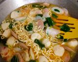 Foto langkah ke 3 dari resep Seblak Mie.