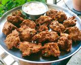 A picture of step 7 of Aloo Laccha Pakore.