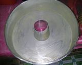 Foto langkah ke 1 dari resep Bolu Nutrijell strawberry Baking Pan.