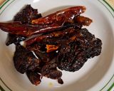 Foto del paso 3 de la receta: Carne de cerdo a los tres chiles