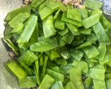 รูปขั้นตอนการทำที่ 3 ของ ผัดถั่วลันเตา🥗
