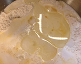 Foto del paso 8 de la receta Bizcocho de coco y lima con glaseado de coco rosa