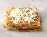A picture of step 4 of Pin wheel bread sandwich.