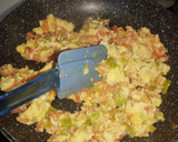 Foto del paso 4 de la receta: Revoltillo con tomates, pimiento, ajo y cebolla
