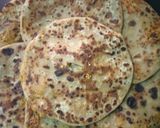 A picture of step 4 of Cheese paratha.