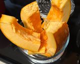 A picture of step 1 of Welcome to the pumpkin hell-pumpkin pie.