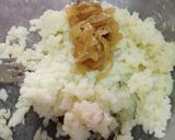 Foto del paso 2 de la receta: Bombas de papa y cebolla caramelizada sin gluten y vegan