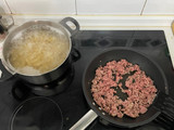 Macarrones con tomate y carne picada