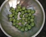 A picture of step 1 of Kanda poha.