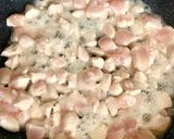 Cukkinis kukoricás csirkés tejszínes tészta recept fázis 2 fotója